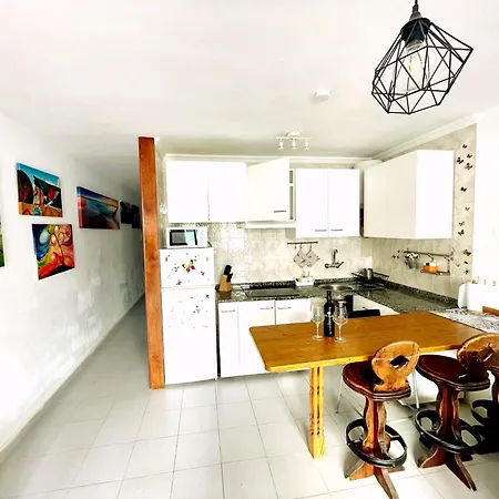 Casita Mara! 2' Line To The Sea, Shops And Bar's Apartment *