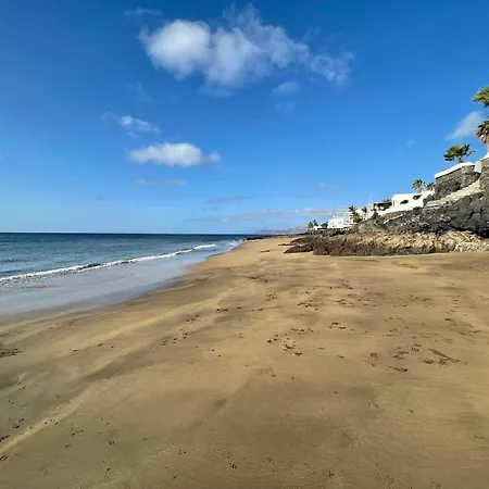 Casita Maral 2-min Walk To Beach, Private Balcony&garden Terrace In Apartamento Puerto del Carmen (Lanzarote)